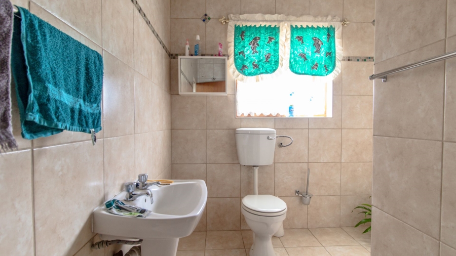 5 Bedroom Property for Sale in Lamberts Bay Western Cape